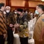 Wakil Gubernur Kalimantan Barat (Kalbar) Ria Norsan bertemu langsung dengan Presiden Republik Indonesia, Joko Widodo (Jokowi) dalam kegiatan "Aksi Afirmasi Bangga Buatan Indonesia", di Ruang Cendrawasih, Jakarta Convention Center (24/05/2022). (Foto: Istimewa)